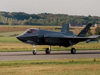 F 35 Cover